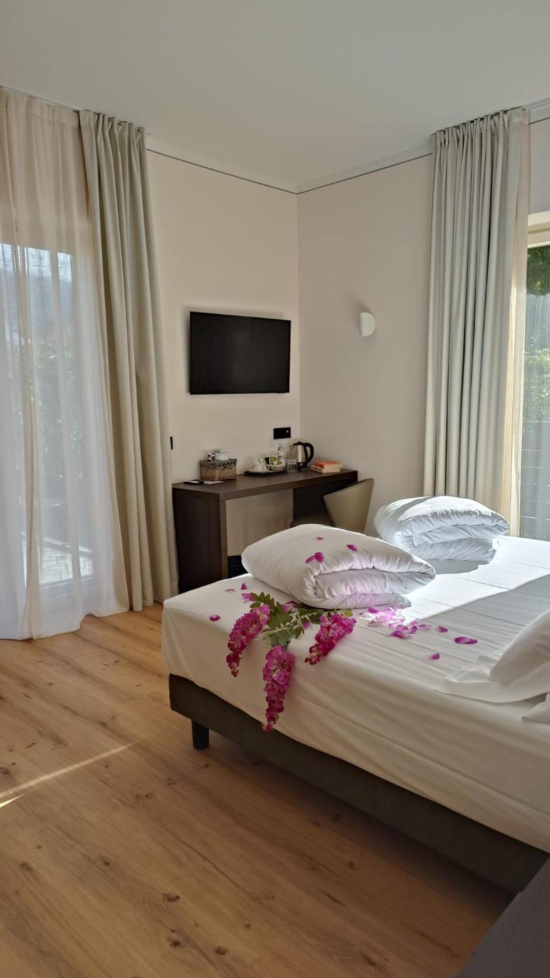 Hotel Villa Cuserina 카노비오 외부 사진